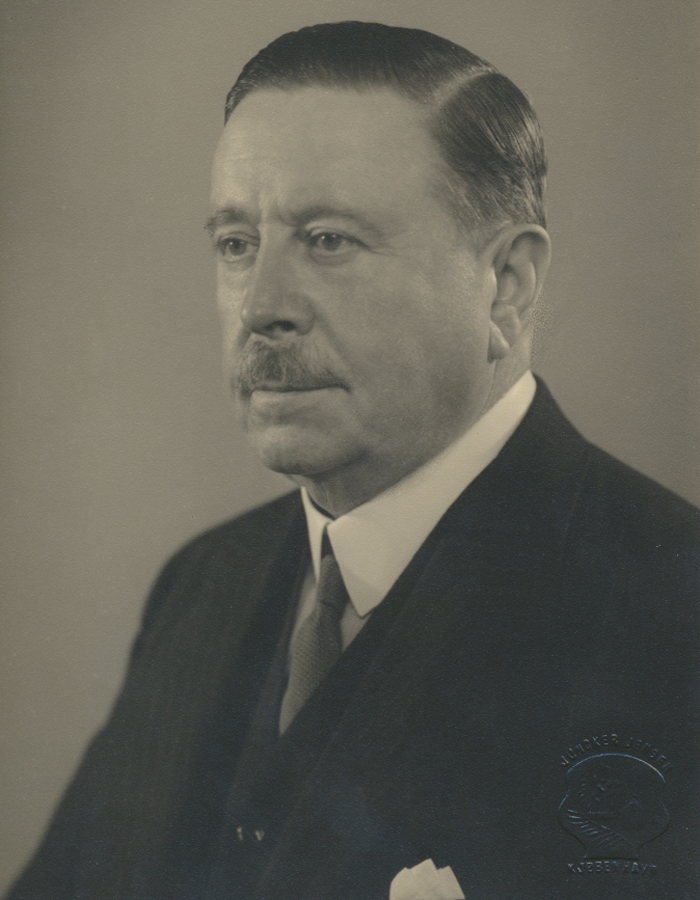Paul Scheel, apoteker og konservativ sognerådsformand 1914-21 .